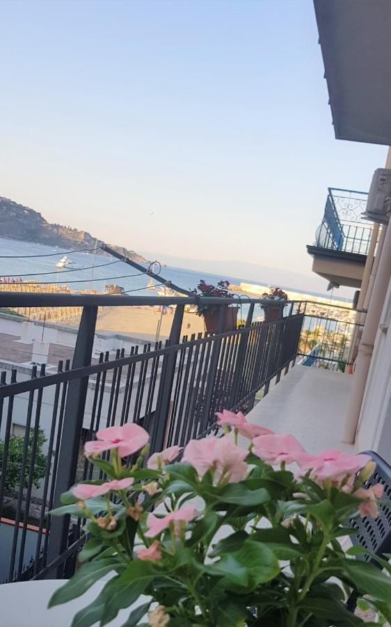 B&B La Costa Di Naxos Giardini Naxos Eksteriør billede